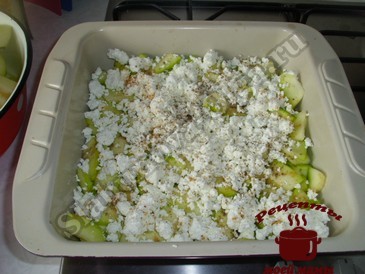 Кабачки с сыром, добавляем творог