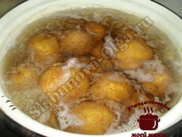 Картофель в мундире, варим