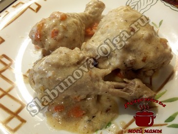 Тушеная курица в сметанном соусе
