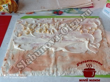 Закуска из лаваша, намазываем начинку Закуска из лаваша, намазываем начинку