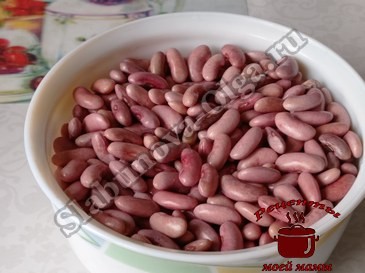 Фасоль тушеная, замачиваем