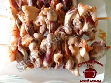 Куриные сердечки, на шпажках
