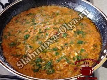 Домашние колбаски в соусе с овощами, готовим соус