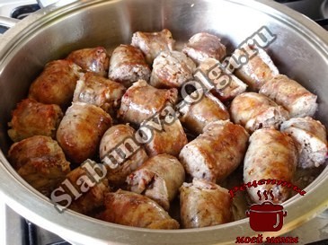 Домашние колбаски в соусе с овощами, жарим