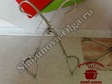 Маринованные огурцы, специальное приспособление