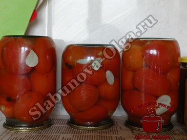Маринованные помидоры, переворачиваем