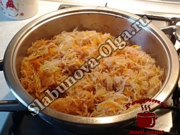 Квашеная капуста тушеная с баклажанами и картофелем, тушим Квашеная капуста тушеная с баклажанами и картофелем, тушим
