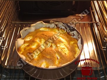 Яблочный пирог на сметане, вкусный и пышный готов