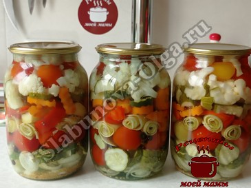 Маринованное ассорти из овощей