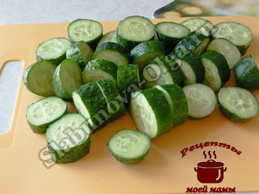 Закуска для шашлыка из свежих огурцов, режем Закуска для шашлыка из свежих огурцов, режем
